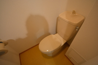 【トイレ】 | エスリード上本町北 | ゆったりとした空間のトイレです
反転