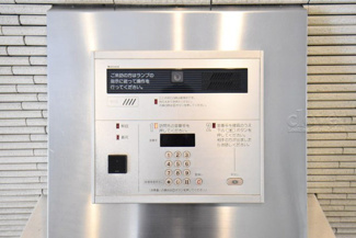 【エントランス】 | オートロック付き