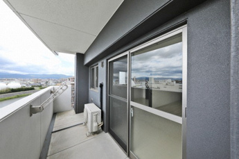 【バルコニー】