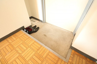 【玄関】 | サンリット西川