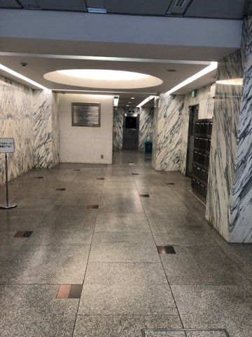 新日本橋長岡ビルのロビー