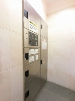 【その他共用部分】 | 不在時にもお荷物が受け取れる宅配ボックスです。