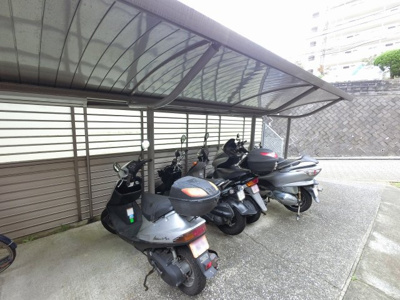 【その他共用部分】 | グリーンヒルズ港南台 | バイク置場