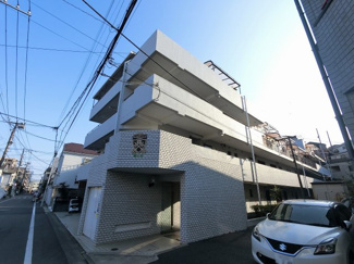 【外観】 | 東急池上線「雪が谷大塚」駅徒歩7分・「石川台」駅徒歩5分と好立地。
通勤時間の短縮でご家族と過ごす時間を増やす事が出来ます。