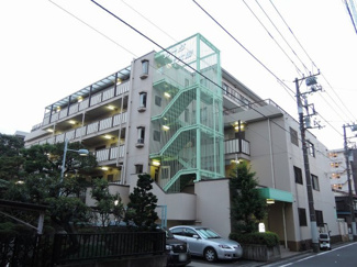 【外観】 | 3階南向きで日当たり良好です。
独立性の高い洋室はワークスペースとしても◎