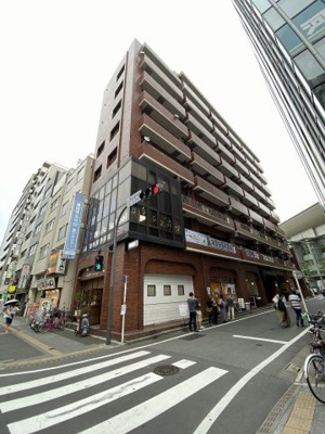 【外観】 | ロイヤルハイツ蒲田 | JR京浜東北線・東急池上線・東急多摩川線「蒲田」駅徒歩3分と好立地。
忙しい朝が助かる立地、暮らしにゆとりが生まれます。