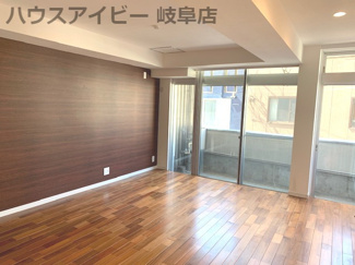 【外観】 | 岐阜市神室町　中古住宅　駅近物件　フルリフォーム済み　見晴らしの良い屋上あります。