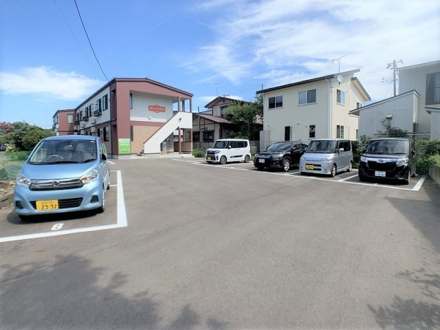 クローバーハウスMの駐車場