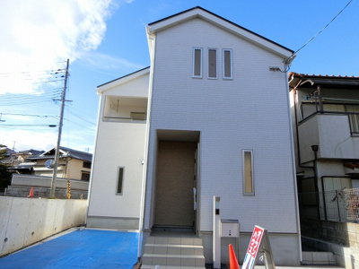 【外観】 | 柴原町3丁目新築戸建て | 【現地写真】
シンプルでありながら品のあるデザインと機能性を兼ね備えている住まいです♪