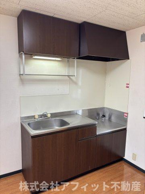 【キッチン】 | メゾン・サントピアＡ | 吊戸棚付き