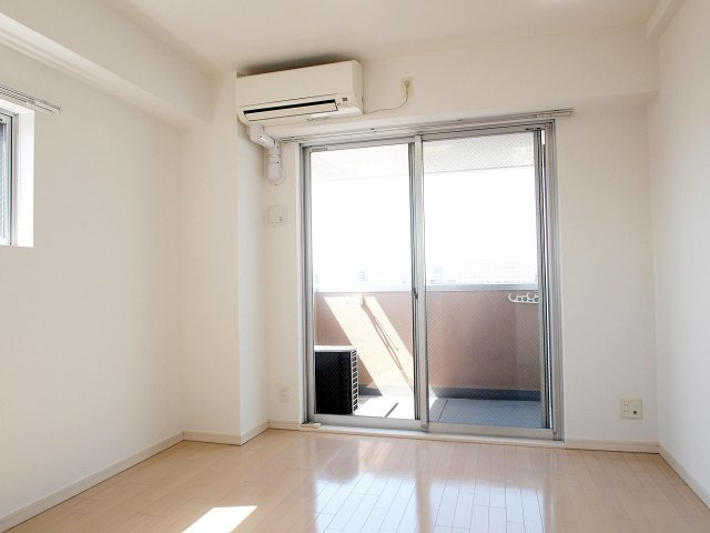 ドルチェヴィータ難波南の居間・リビング