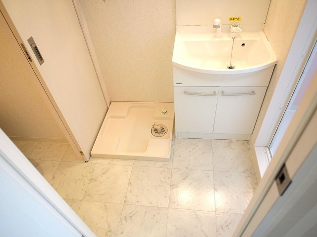 ドルチェヴィータ難波南の独立洗面台