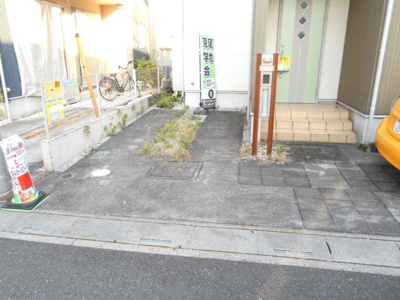 【駐車場】 | 中古戸建　伊奈町栄1丁目　全1棟　1号棟　36坪 | 駐車場2台。車種によります。価格変更です。