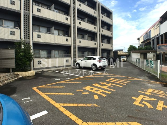 【駐車場】 | ノーブルスクエア | カースペースがあります