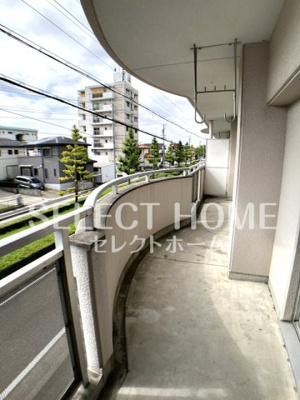 【バルコニー】 | ラフィーネ六名 | 暖かな日差しのふりそそぐバルコニー