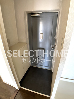 【玄関】 | コーポ南 | ゆったりとした玄関です