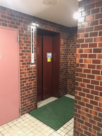 中銀京橋マンションのロビー