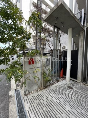 ハーミッツセル天神橋のエントランス|建物の内部です