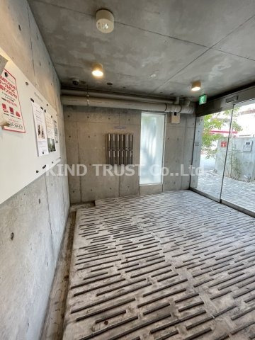 ハーミッツセル天神橋のロビー|建物の内部です