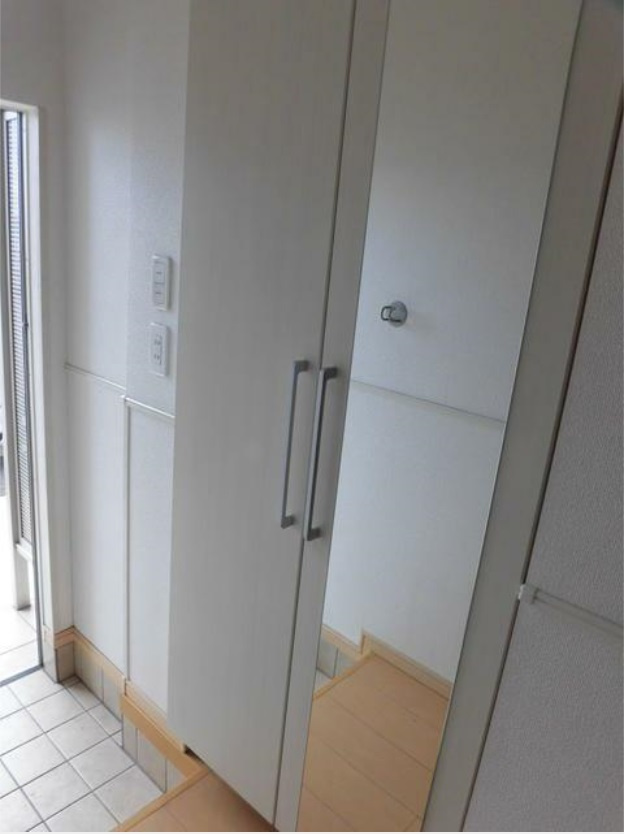 グローリーアカヒラの玄関