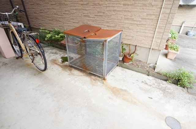 【その他共用部分】 | ハイツ美英 | 敷地内ごみ置場