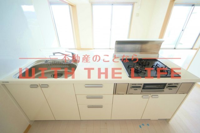 エトランゼ東櫛原15【キャッシュバック対象物件】のキッチン|きれいなキッチンです