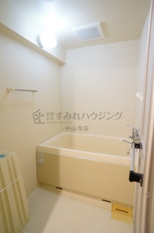 ファミール安倉の浴室