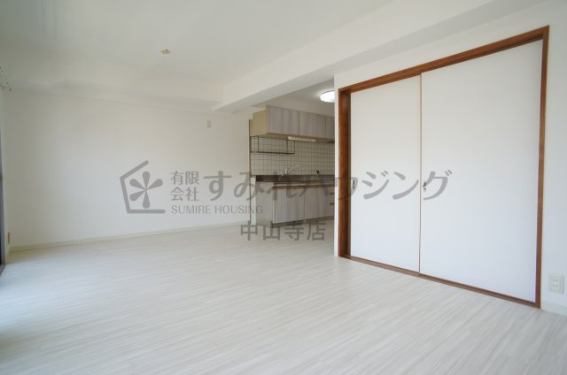 ファミール安倉の居間・リビング