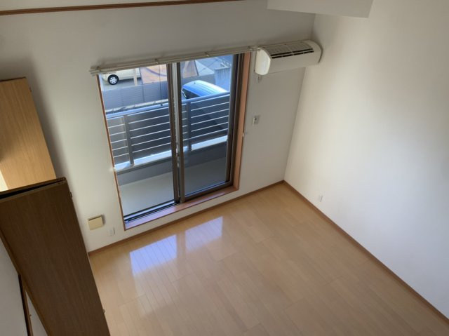 シャッセ中原の洋室