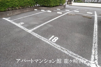 【駐車場】