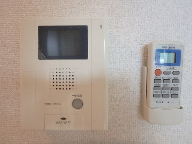 【セキュリティ】 | ラフィネ【SHM】 | 防犯対策に有効なカメラ付きインターホン☆突然の来客にもバッチリ対応できちゃいます☆
