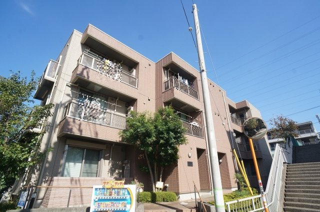 【外観】 | ラフィネ【SHM】 | ～積水ハウス施工の賃貸住宅シャーメゾン～グリーンライン「東山田」駅より徒歩8分！通勤通学はもちろん、お買い物やお出かけにもGood☆