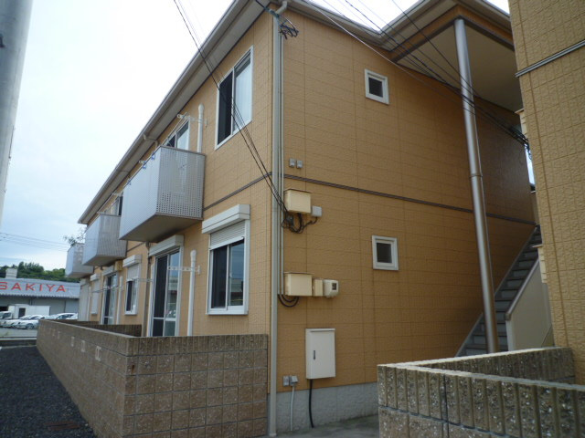 倉敷市西中新田のアパートの外観