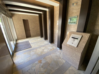 【エントランス】