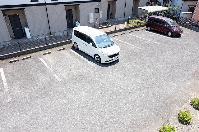 ルエストラメールの駐車場