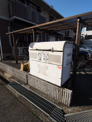 【その他共用部分】 | ファミール阪和 | 敷地内ごみ置き場