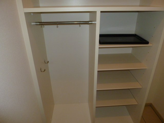 プライムメゾン南2条の収納