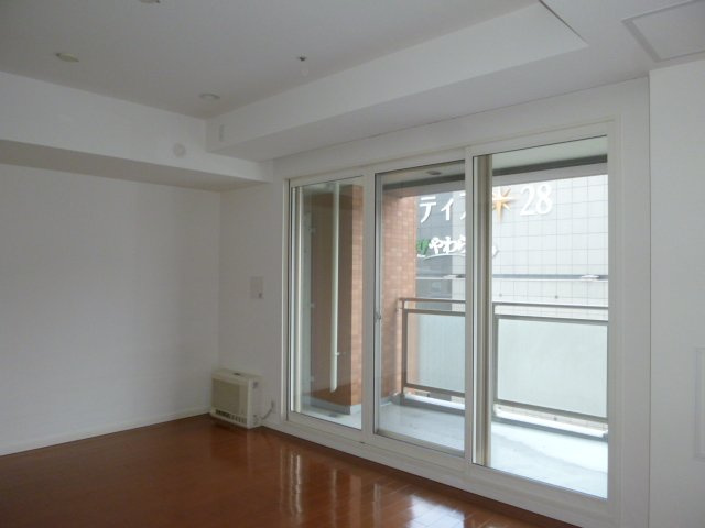 プライムメゾン南2条の居間・リビング