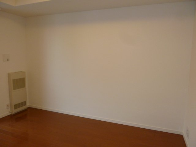 プライムメゾン南2条の洋室