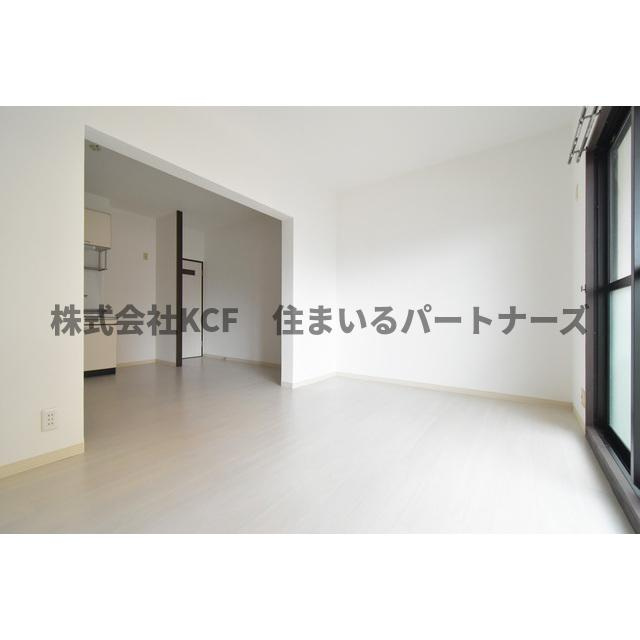 山口第一ビルの居間・リビング|使いやすい居間です