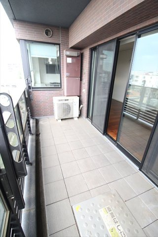 【バルコニー】
