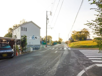 【前面道路含む現地写真】