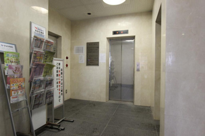 【エントランス】 | リバーサイド秋田ビル
