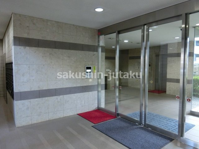 アルファグランデ西八千代　３階部分のエントランス