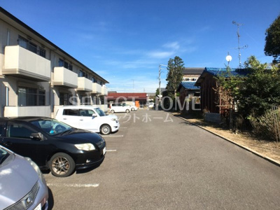 【駐車場】 | セレーノＨＡＲＵ | 駐車場があるので、車を買う予定の方も安心です