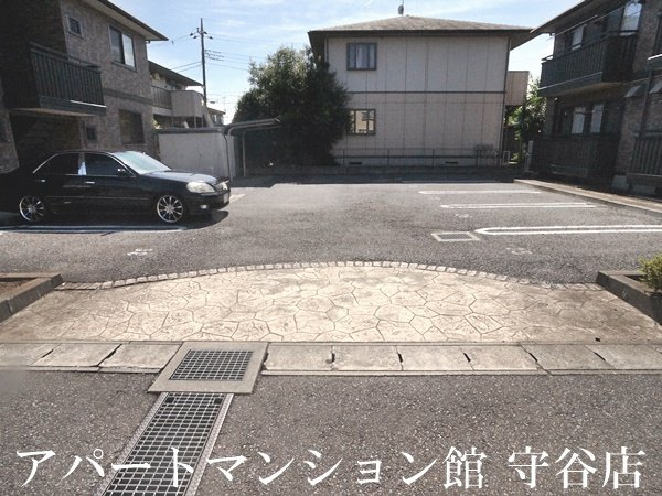 ラ・グラシューズⅣの駐車場