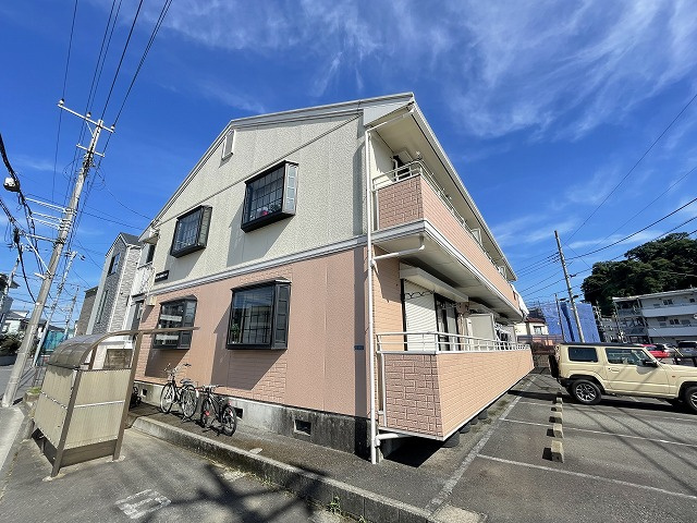 【外観】 | プレミールNAGAO | 南武線「宿河原」駅まで徒歩9分！通勤通学・お買物にも便利な立地の2階建てアパートです☆