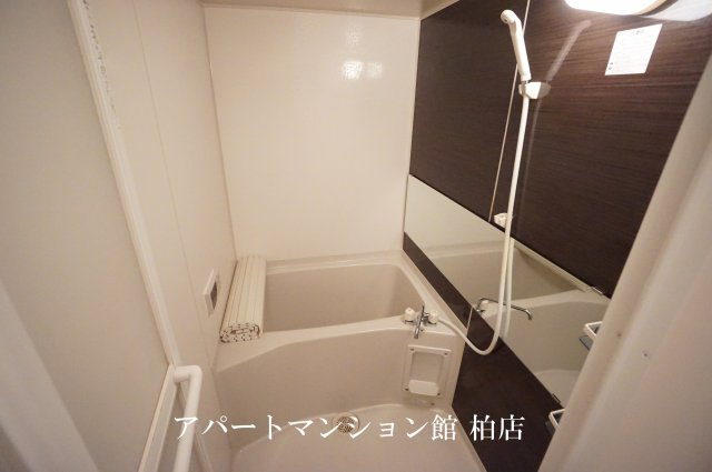 クレストパークＤの浴室
