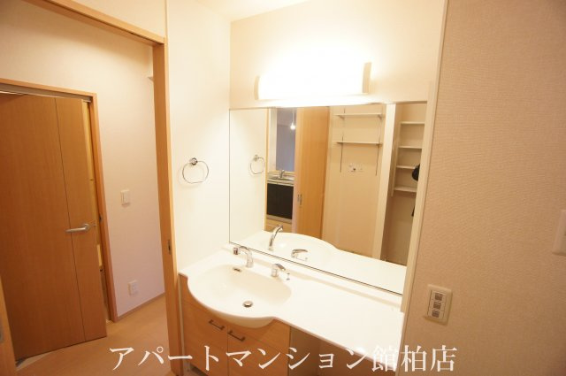 グリーンエシカルの独立洗面台|★独立洗髪洗面台で朝の身支度もラクラク
