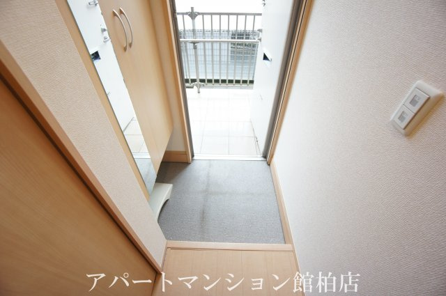 グリーンエシカルの玄関|★ミラー付きシューズボックスあります